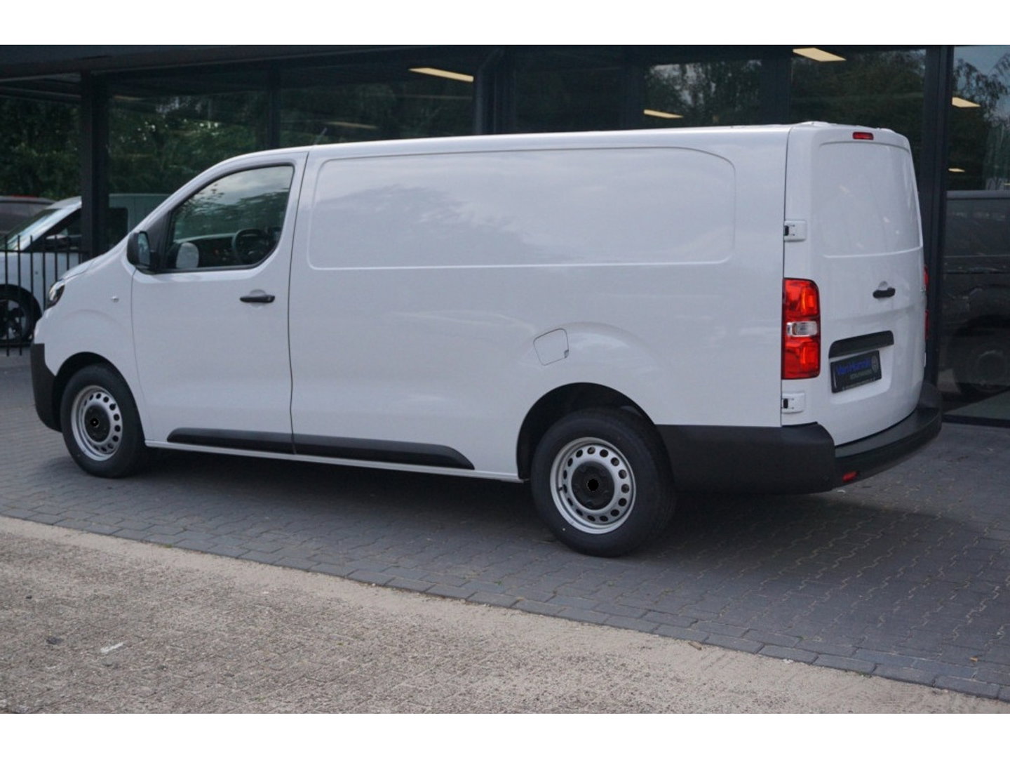 Peugeot Expert 2.0D 180PK L3H1 BPM VRIJ!! Apple CP / Android A, Cruise, Camera!! Nr. 01*