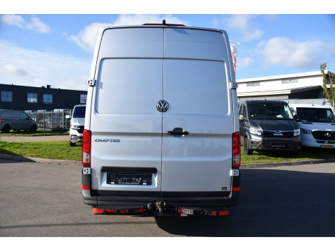 Volkswagen Crafter 35 2.0 TDI L3H3 Highline PB Edition Full Options! Adaptieve Cruise, Carplay, LED, Leder, Stoelwarming, Trekhaak, Multimedia, Uniek!