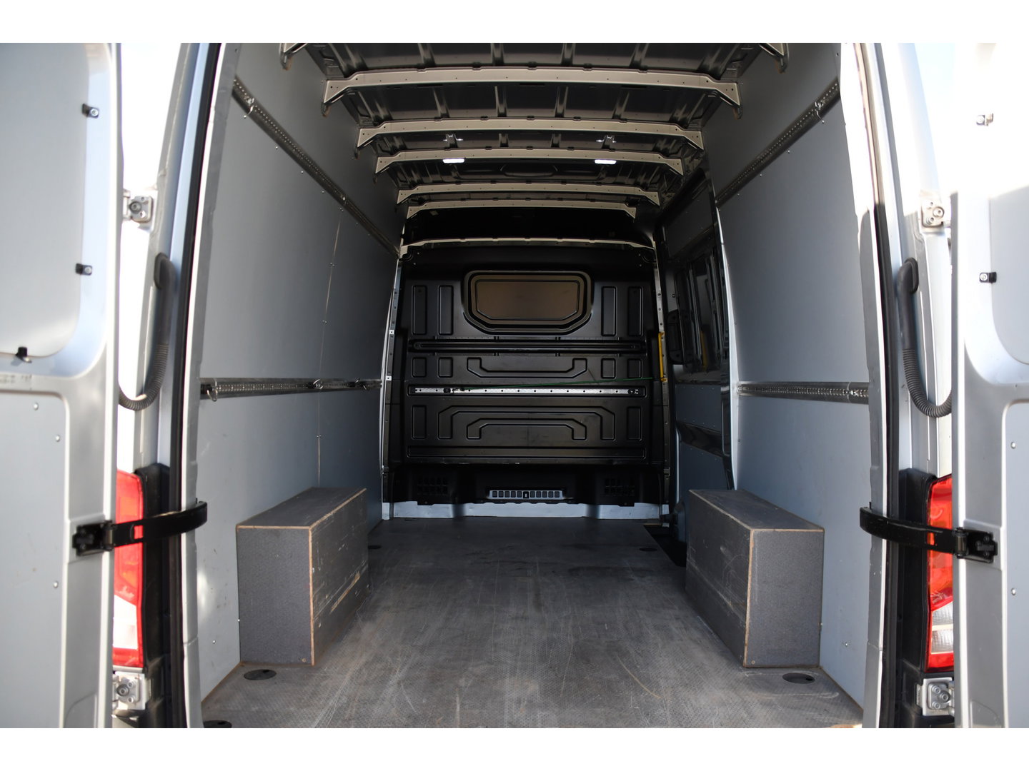 Volkswagen Crafter 35 2.0 TDI L3H3 Highline PB Edition Full Options! Adaptieve Cruise, Carplay, LED, Leder, Stoelwarming, Trekhaak, Multimedia, Uniek!