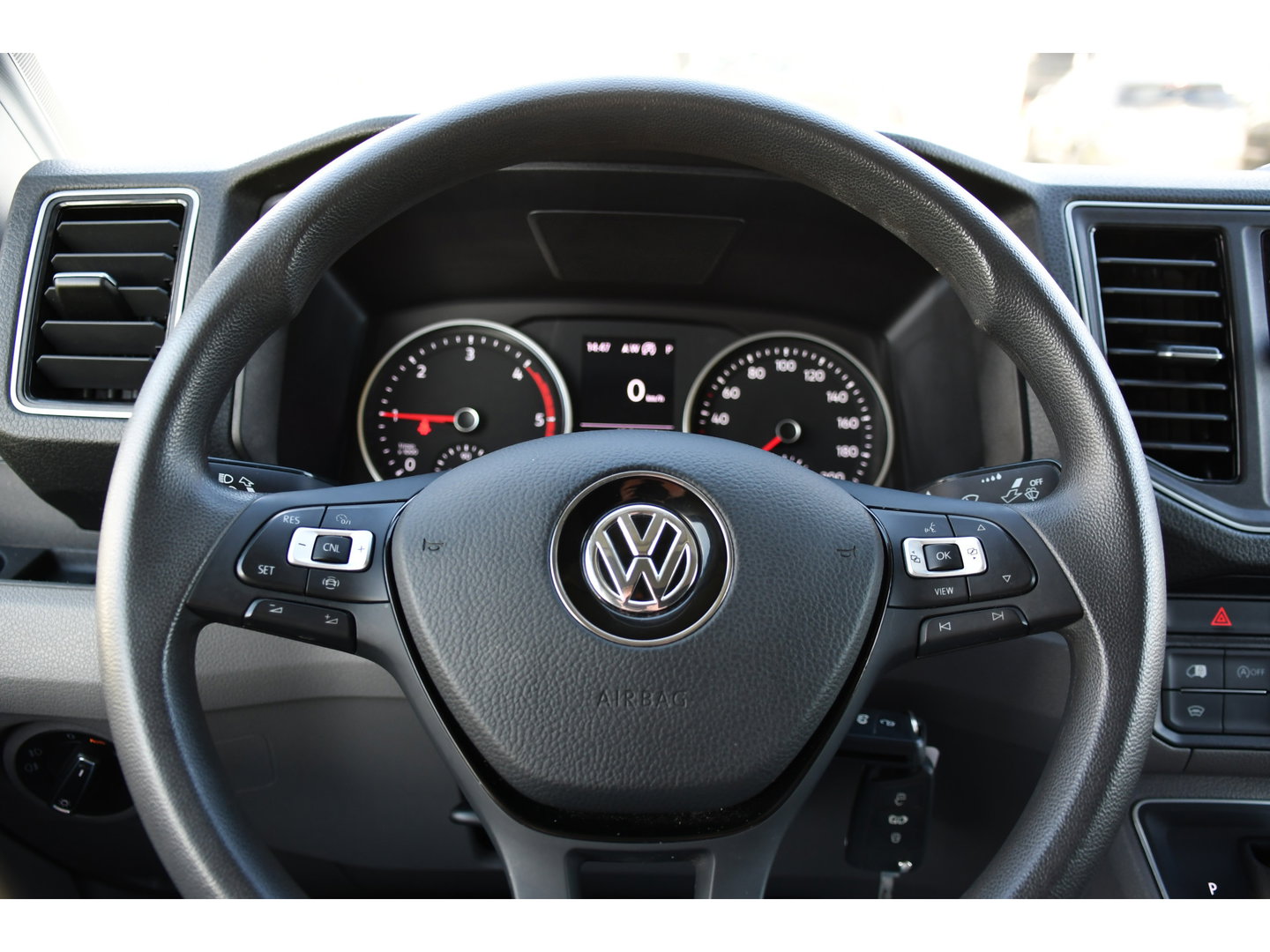 Volkswagen Crafter 35 2.0 TDI L3H3 Highline PB Edition Full Options! Adaptieve Cruise, Carplay, LED, Leder, Stoelwarming, Trekhaak, Multimedia, Uniek!