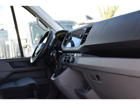 Volkswagen Crafter 35 2.0 TDI L3H3 Highline PB Edition Full Options! Adaptieve Cruise, Carplay, LED, Leder, Stoelwarming, Trekhaak, Multimedia, Uniek!