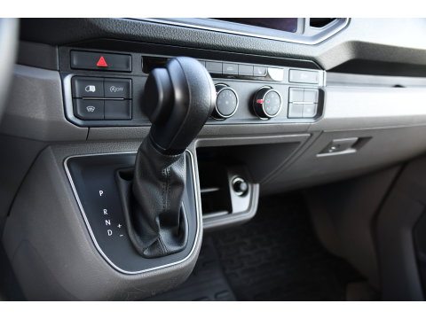 Volkswagen Crafter 35 2.0 TDI L3H3 Highline PB Edition Full Options! Adaptieve Cruise, Carplay, LED, Leder, Stoelwarming, Trekhaak, Multimedia, Uniek!