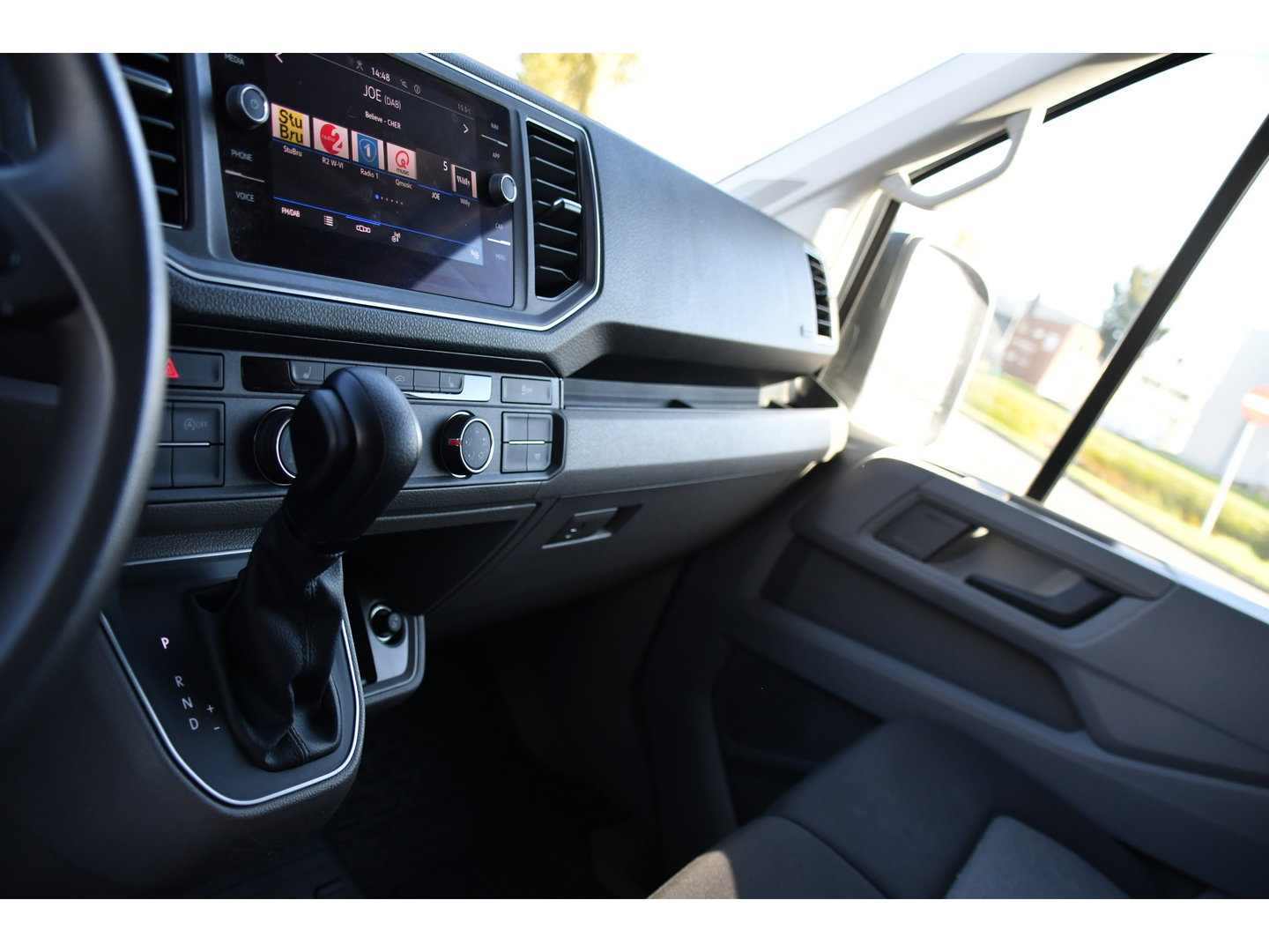 Volkswagen Crafter 35 2.0 TDI L3H3 Highline PB Edition Full Options! Adaptieve Cruise, Carplay, LED, Leder, Stoelwarming, Trekhaak, Multimedia, Uniek!
