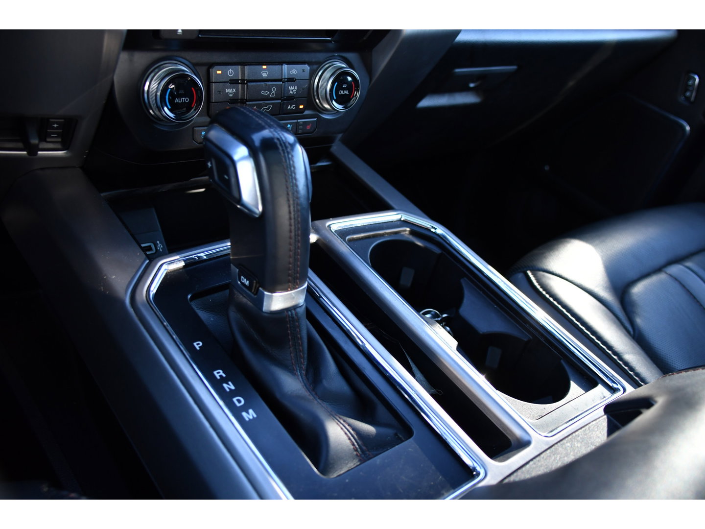 Ford USA F-150 3.5 V6 Ecoboost SuperCrew Camera, Cruise, Carplay, Leder, Stoelverwarming, Automaat, LED, 3500kg Trekhaak, Uniek!