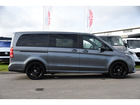 Mercedes-Benz V-Klasse 300d Lang DC AMG Edition 360 Camera, Cruise, Carplay, LED, Leder, Stoelverwarming, Trekhaak, 2 x Schuifdeur, Uniek!