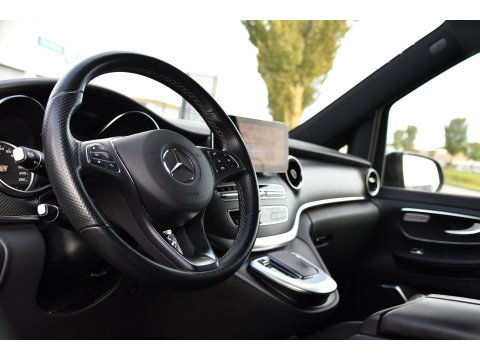 Mercedes-Benz V-Klasse 300d Lang DC AMG Edition 360 Camera, Cruise, Carplay, LED, Leder, Stoelverwarming, Trekhaak, 2 x Schuifdeur, Uniek!