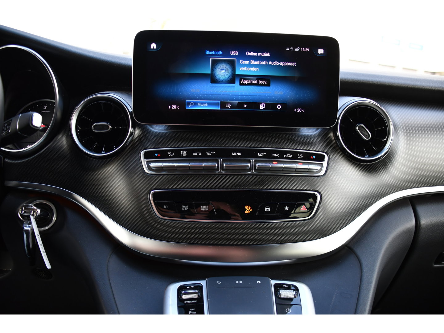 Mercedes-Benz V-Klasse 300d Lang DC AMG Edition 360 Camera, Cruise, Carplay, LED, Leder, Stoelverwarming, Trekhaak, 2 x Schuifdeur, Uniek!