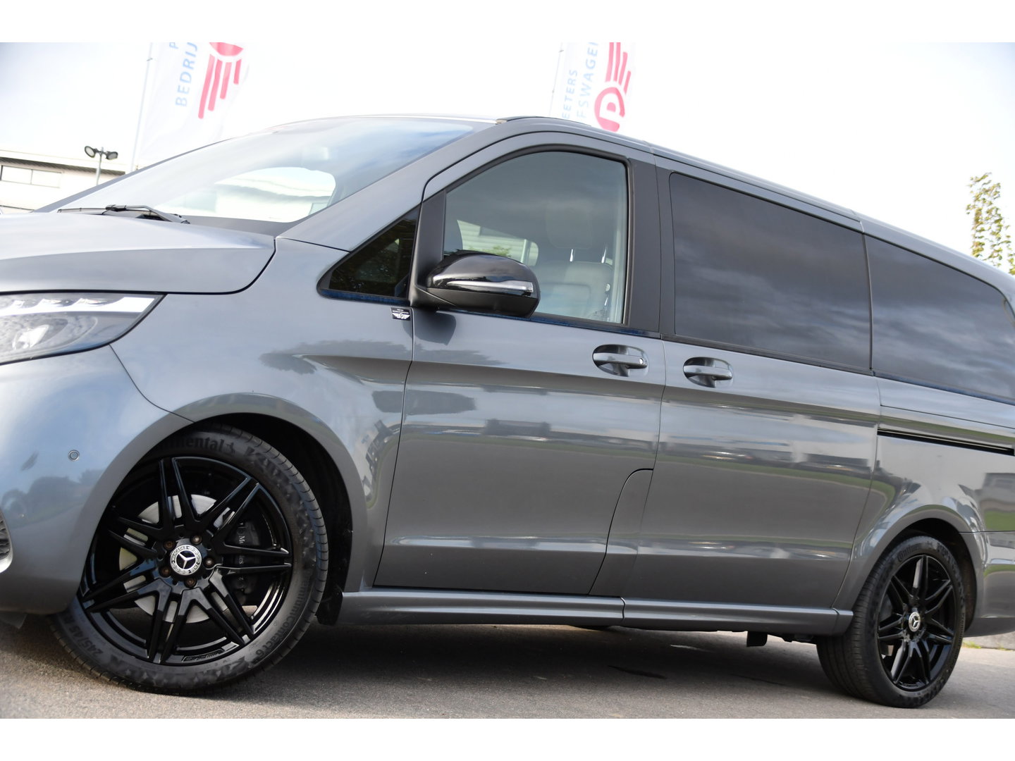 Mercedes-Benz V-Klasse 300d Lang DC AMG Edition 360 Camera, Cruise, Carplay, LED, Leder, Stoelverwarming, Trekhaak, 2 x Schuifdeur, Uniek!