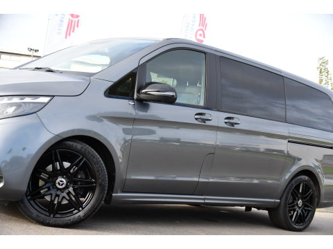 Mercedes-Benz V-Klasse 300d Lang DC AMG Edition 360 Camera, Cruise, Carplay, LED, Leder, Stoelverwarming, Trekhaak, 2 x Schuifdeur, Uniek!