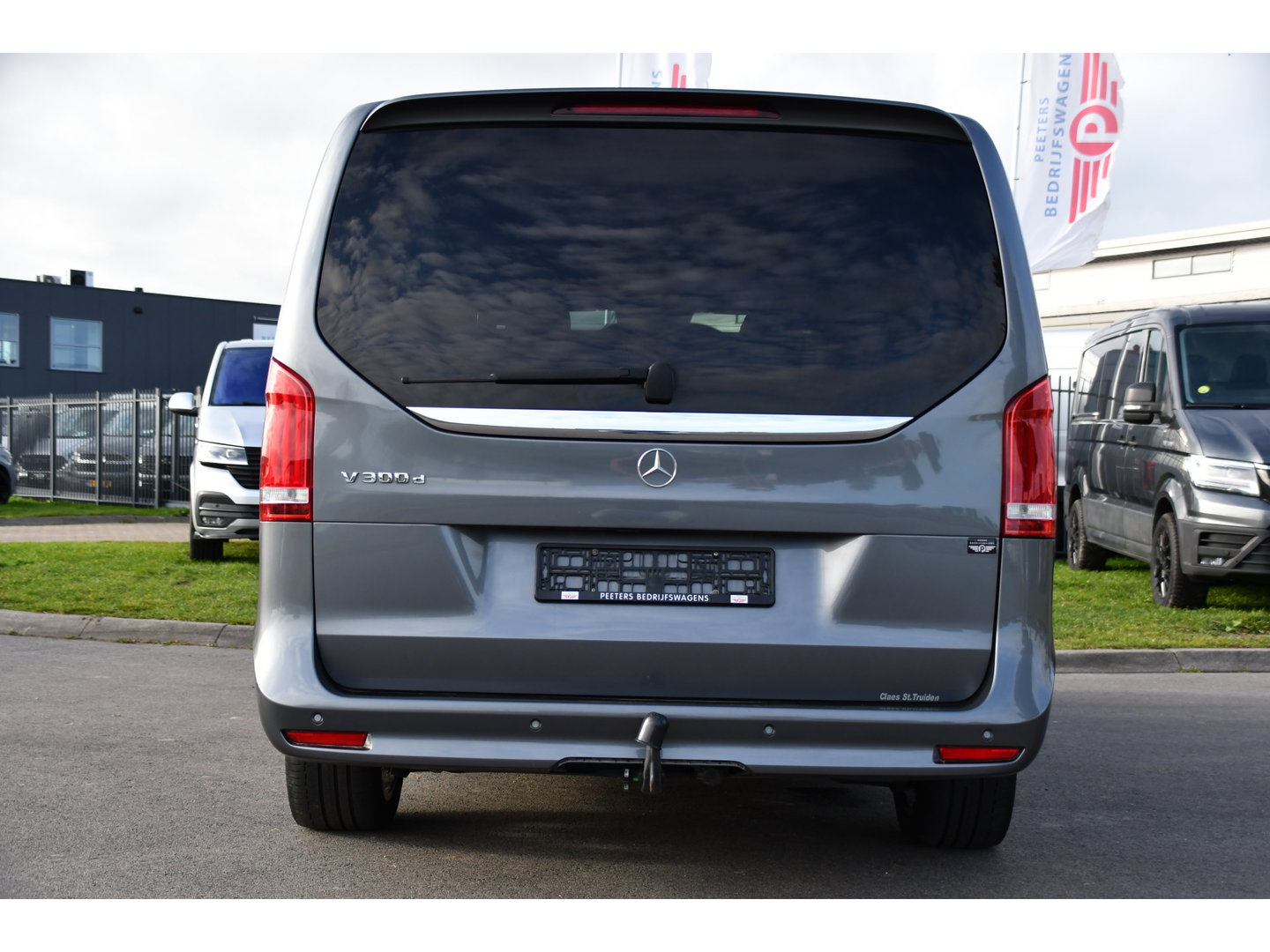 Mercedes-Benz V-Klasse 300d Lang DC AMG Edition 360 Camera, Cruise, Carplay, LED, Leder, Stoelverwarming, Trekhaak, 2 x Schuifdeur, Uniek!