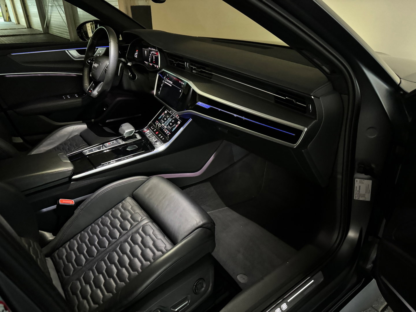 Audi RS6 Avant 4.0 TFSI quattro Pano|Ceramic|Dynamic+|Softclose