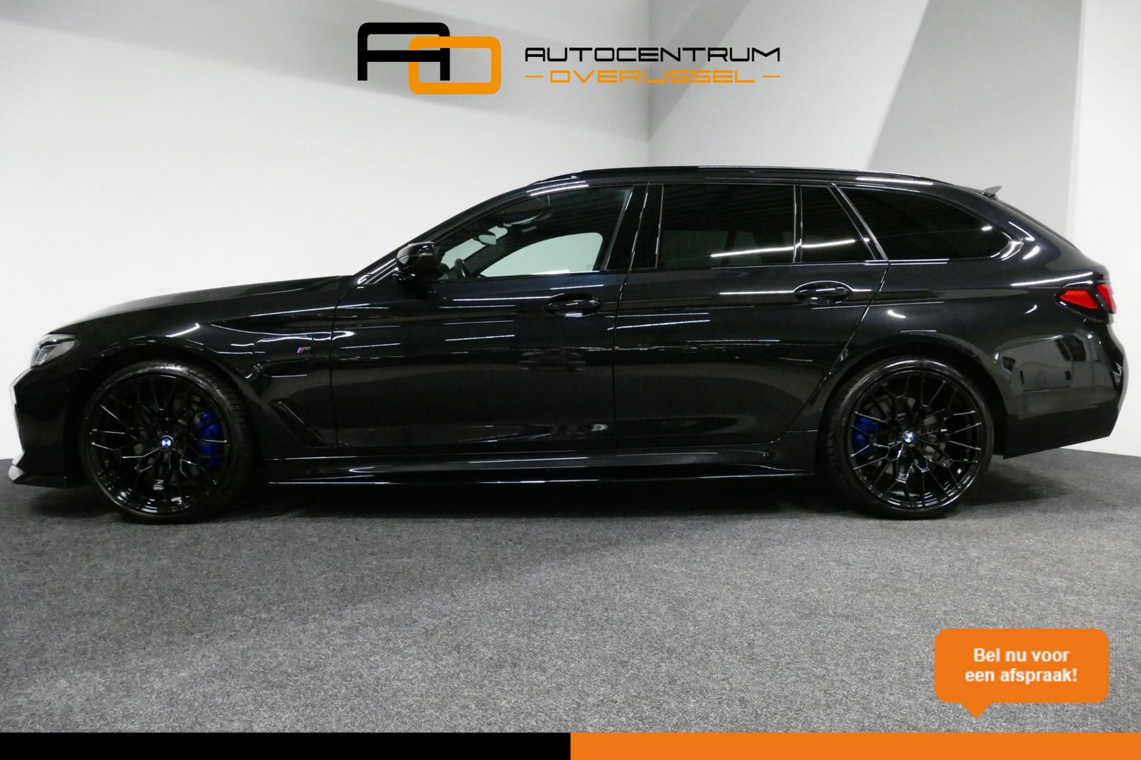 BMW 5 Serie 530e xDrive M Sport / M sport Bodykit / Elektr. verstelbare voorstoelen / 20'' LMV / Stoelverwarming / Ambienteverlichting / Full LED / Apple Carplay - Android Auto / Achteruitrijcamera / Sport stoelen / Dodehoek detectie / Lederen bekleding / Grootlichta