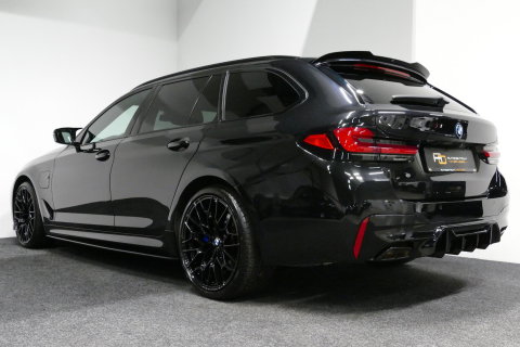 BMW 5 Serie 530e xDrive M Sport / M sport Bodykit / Elektr. verstelbare voorstoelen / 20'' LMV / Stoelverwarming / Ambienteverlichting / Full LED / Apple Carplay - Android Auto / Achteruitrijcamera / Sport stoelen / Dodehoek detectie / Lederen bekleding / Grootlichta