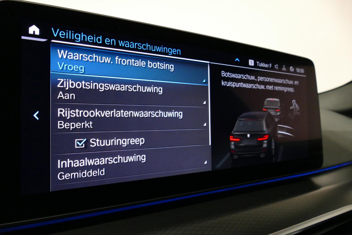 BMW 5 Serie 530e xDrive M Sport / M sport Bodykit / Elektr. verstelbare voorstoelen / 20'' LMV / Stoelverwarming / Ambienteverlichting / Full LED / Apple Carplay - Android Auto / Achteruitrijcamera / Sport stoelen / Dodehoek detectie / Lederen bekleding / Grootlichta