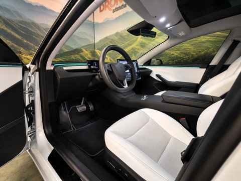Tesla Model 3 RWD 60 kWh Knob/ stalks van Enhance l trekhaak l 19 inc