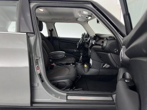 MINI 5-deurs 1.5 One D Business *NAVI-FULLMAP | AIRCO | CRUISE | PDC | COMFORT-SEATS | 16''ALU*