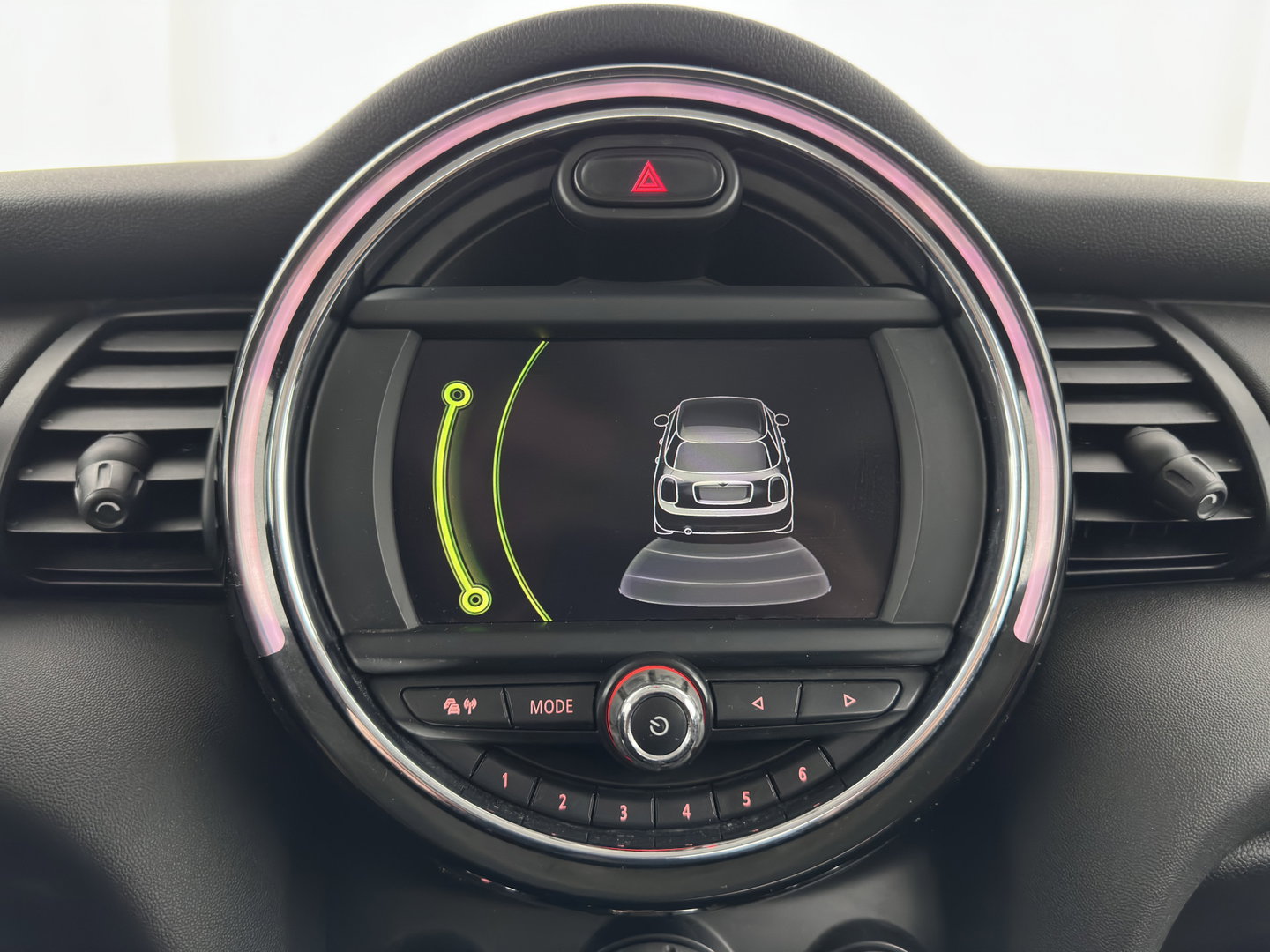 MINI 5-deurs 1.5 One D Business *NAVI-FULLMAP | AIRCO | CRUISE | PDC | COMFORT-SEATS | 16''ALU*
