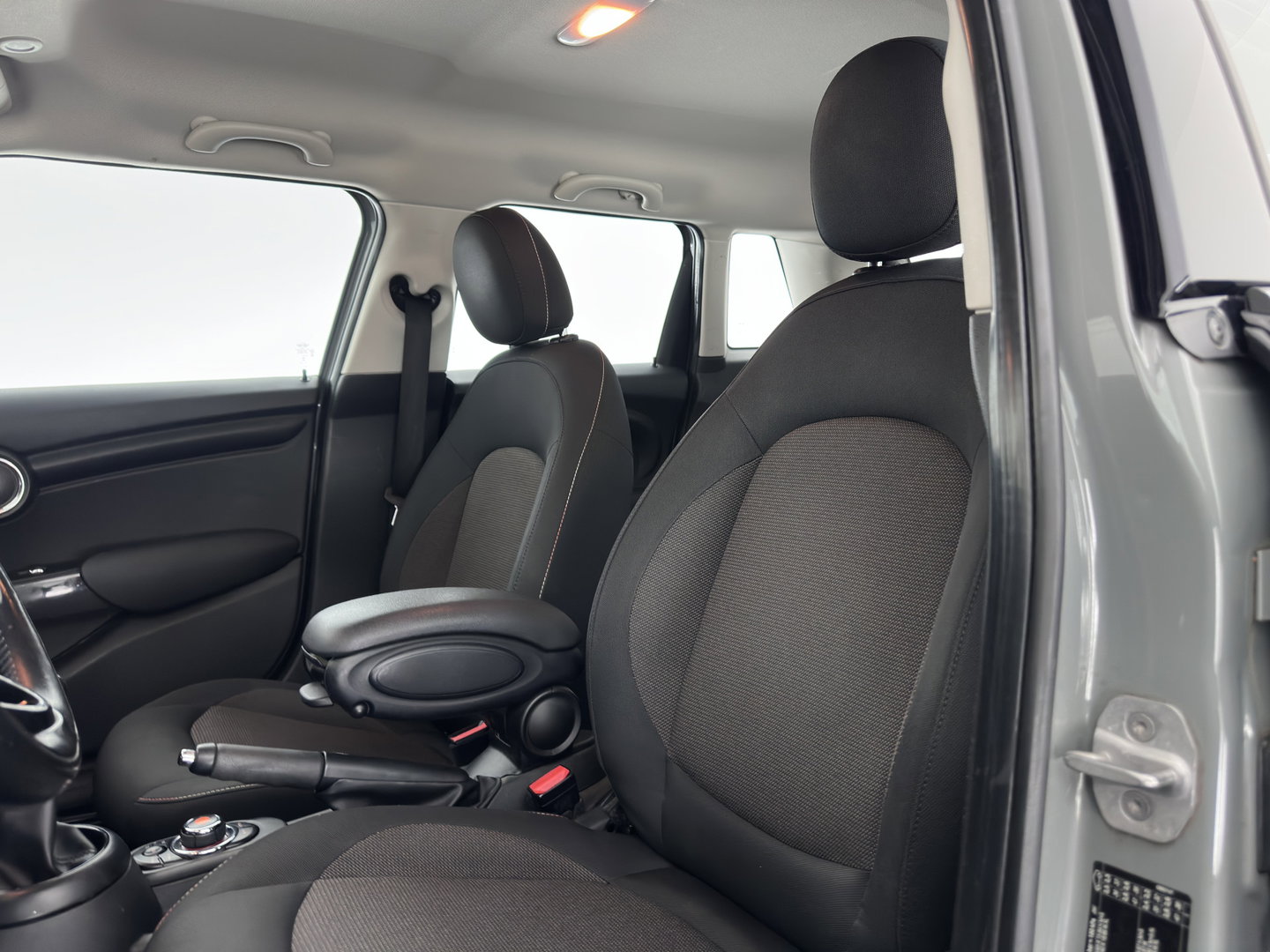 MINI 5-deurs 1.5 One D Business *NAVI-FULLMAP | AIRCO | CRUISE | PDC | COMFORT-SEATS | 16''ALU*