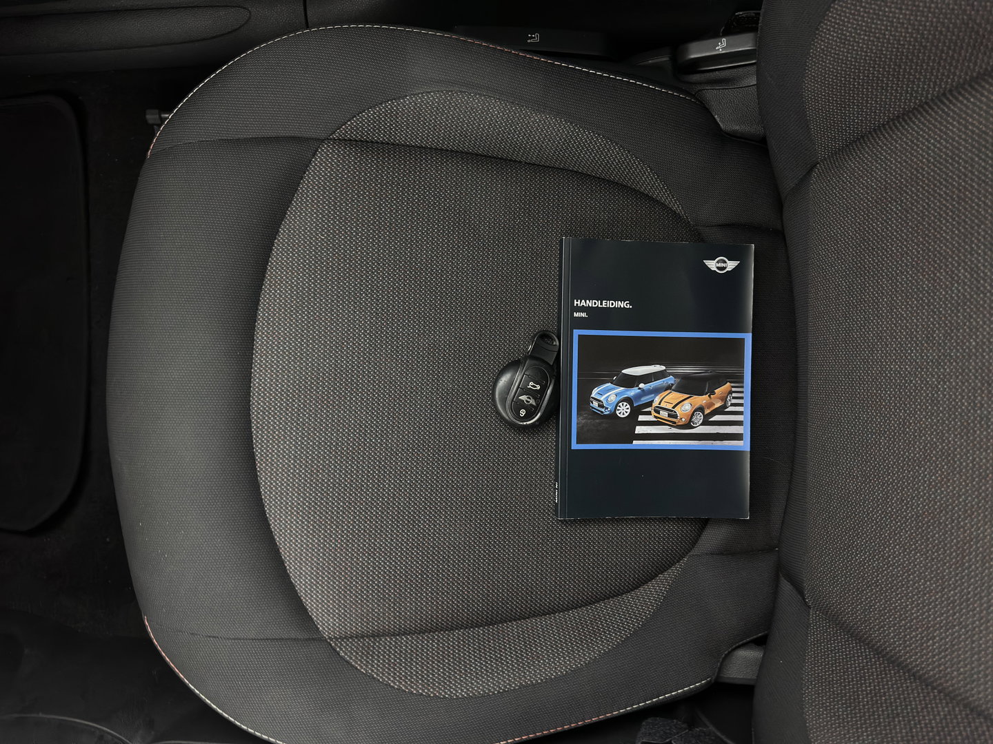 MINI 5-deurs 1.5 One D Business *NAVI-FULLMAP | AIRCO | CRUISE | PDC | COMFORT-SEATS | 16''ALU*
