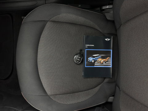 MINI 5-deurs 1.5 One D Business *NAVI-FULLMAP | AIRCO | CRUISE | PDC | COMFORT-SEATS | 16''ALU*