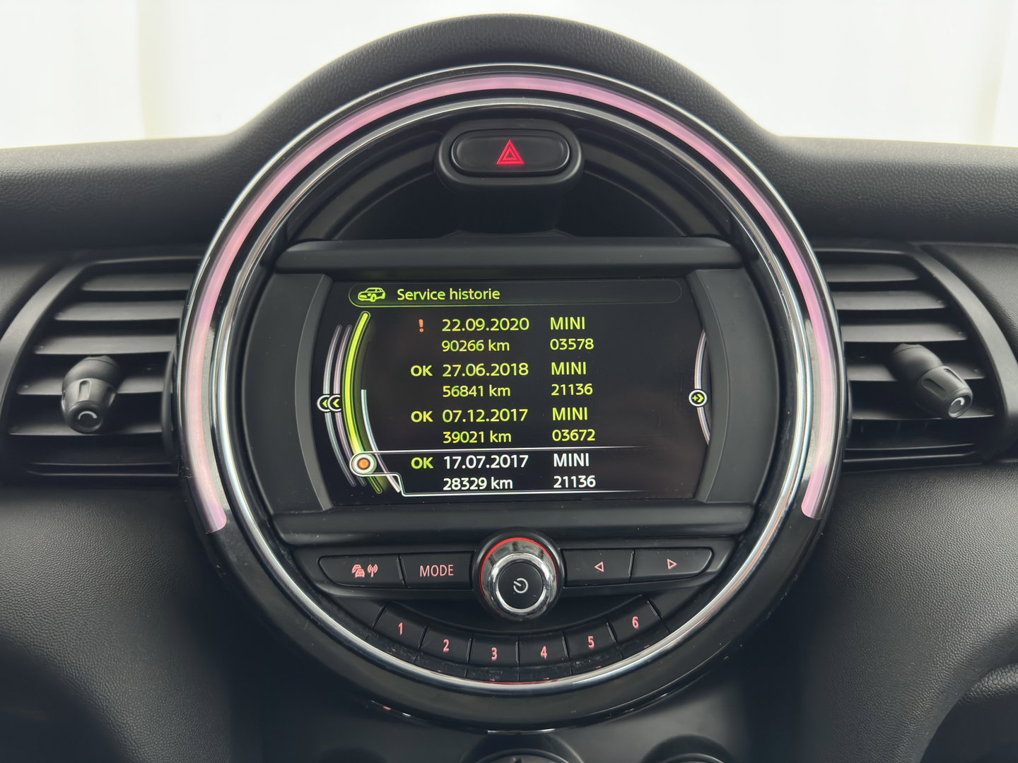 MINI 5-deurs 1.5 One D Business *NAVI-FULLMAP | AIRCO | CRUISE | PDC | COMFORT-SEATS | 16''ALU*