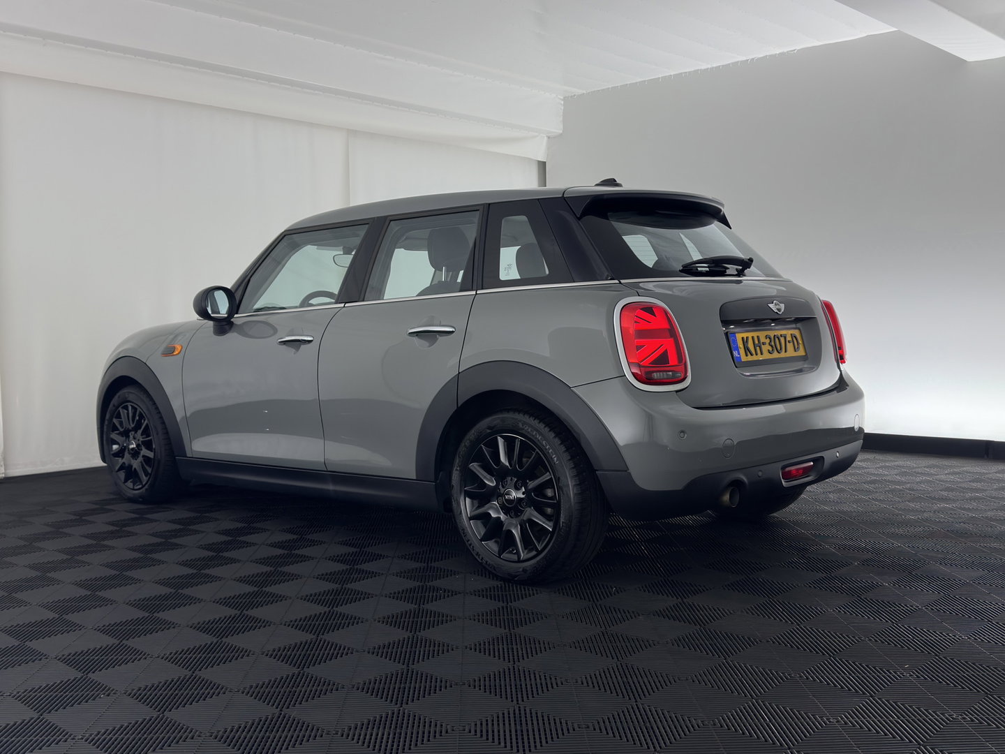 MINI 5-deurs 1.5 One D Business *NAVI-FULLMAP | AIRCO | CRUISE | PDC | COMFORT-SEATS | 16''ALU*