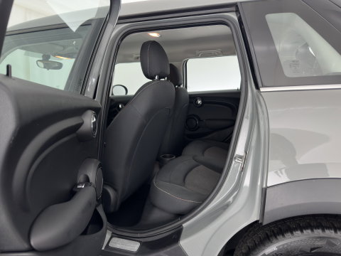 MINI 5-deurs 1.5 One D Business *NAVI-FULLMAP | AIRCO | CRUISE | PDC | COMFORT-SEATS | 16''ALU*