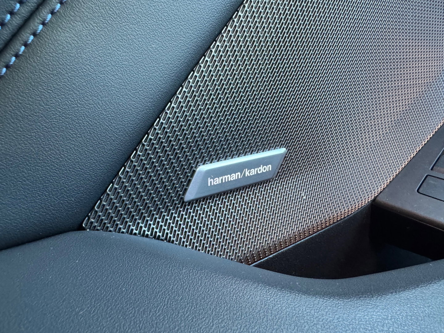 BMW 1-serie M135 xDrive 300PK Kuipstoelen Camera Panorama H&K Leder