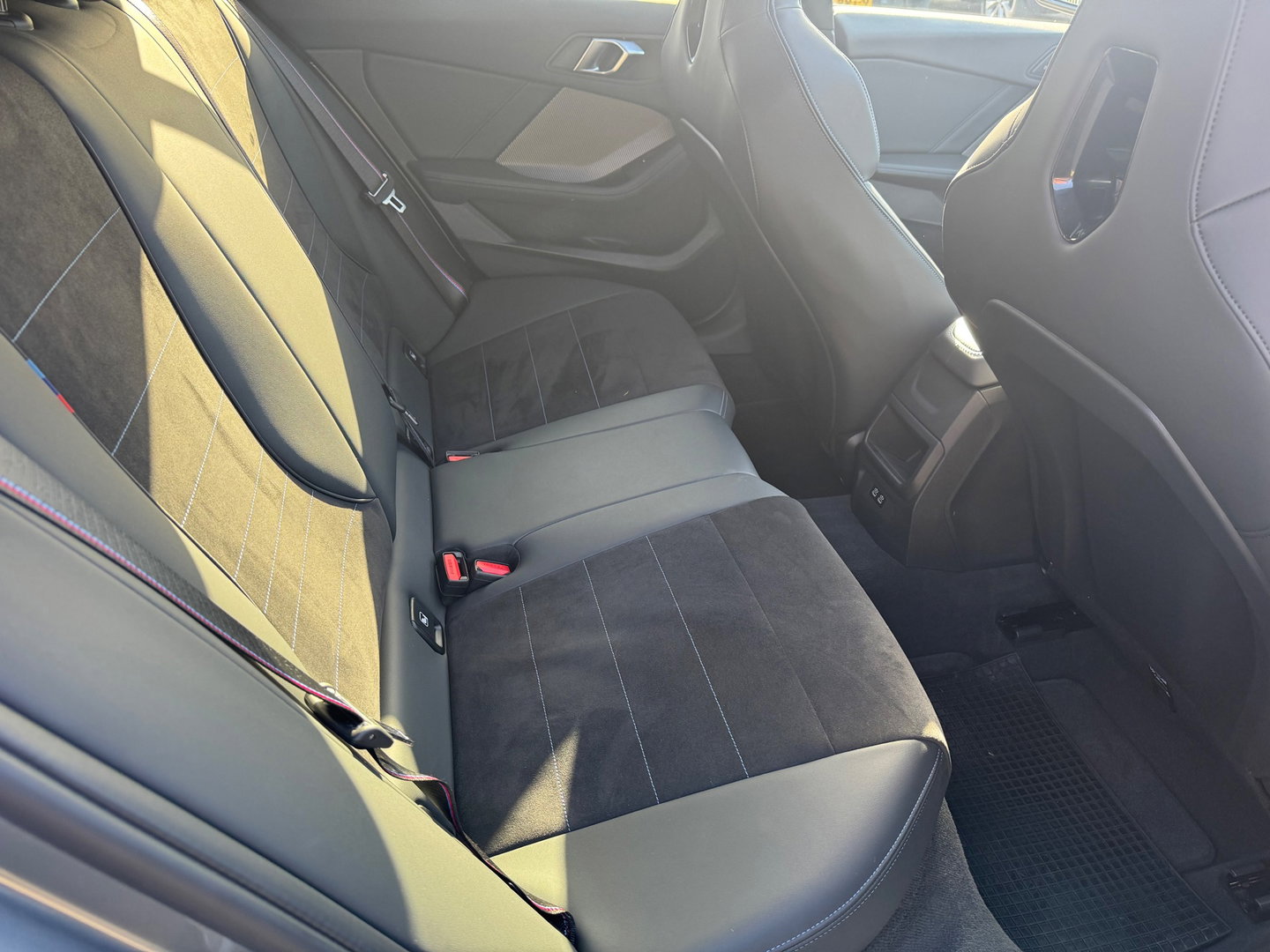 BMW 1-serie M135 xDrive 300PK Kuipstoelen Camera Panorama H&K Leder