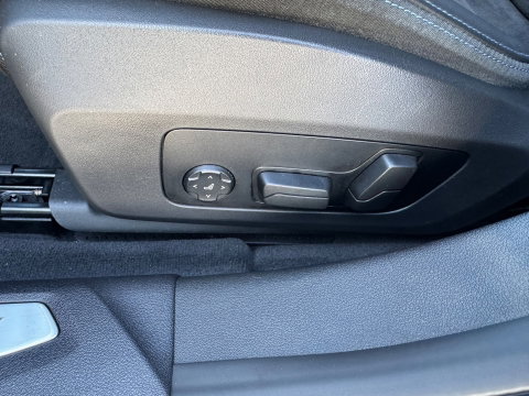 BMW 1-serie M135 xDrive 300PK Kuipstoelen Camera Panorama H&K Leder