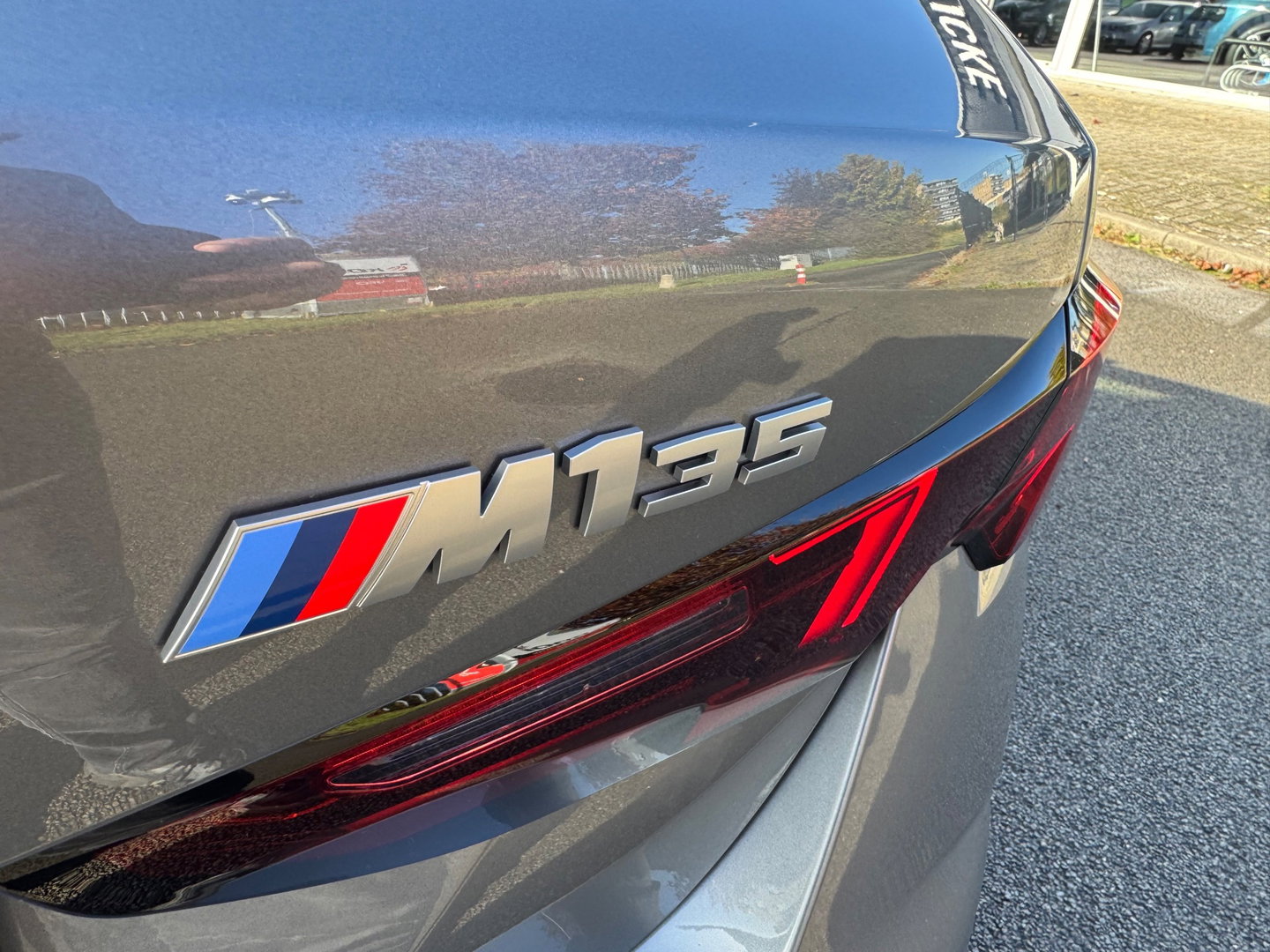 BMW 1-serie M135 xDrive 300PK Kuipstoelen Camera Panorama H&K Leder