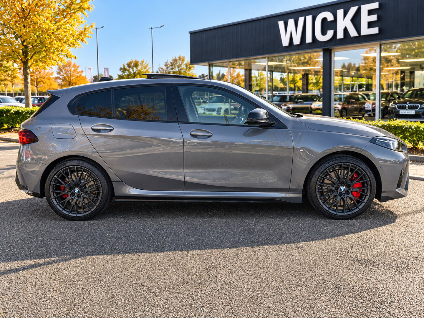 BMW 1-serie M135 xDrive 300PK Kuipstoelen Camera Panorama H&K Leder