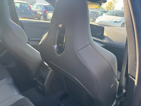 BMW 1-serie M135 xDrive 300PK Kuipstoelen Camera Panorama H&K Leder