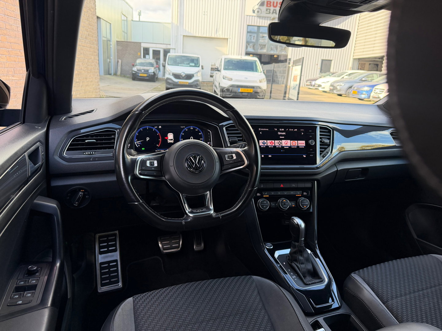 Volkswagen T-Roc 1.5 TSI Sport R-Line 150PK|ACC|Keyless|DSG