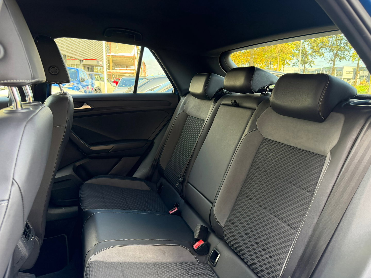 Volkswagen T-Roc 1.5 TSI Sport R-Line 150PK|ACC|Keyless|DSG