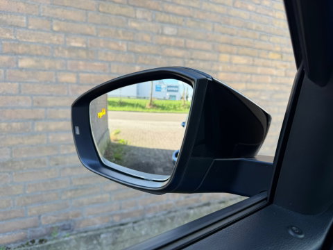 Volkswagen T-Roc 1.5 TSI Sport R-Line 150PK|ACC|Keyless|DSG