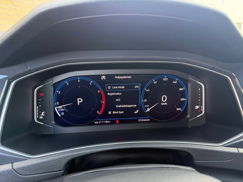 Volkswagen T-Roc 1.5 TSI Sport R-Line 150PK|ACC|Keyless|DSG