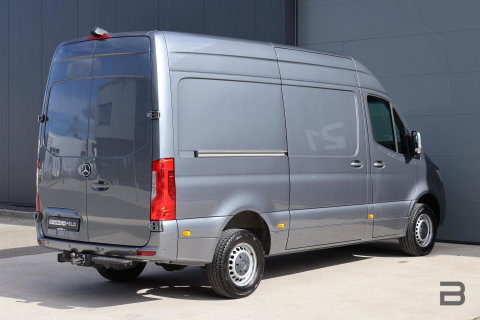 Mercedes-Benz Sprinter bestel 319 1.9 CDI L2H2 / LED / Geveerde Stoel / Groot Navi / Leer / Camera
