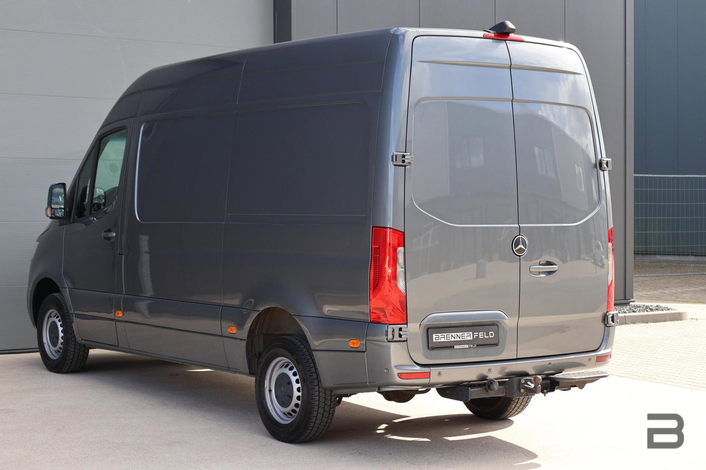 Mercedes-Benz Sprinter bestel 319 1.9 CDI L2H2 / LED / Geveerde Stoel / Groot Navi / Leer / Camera