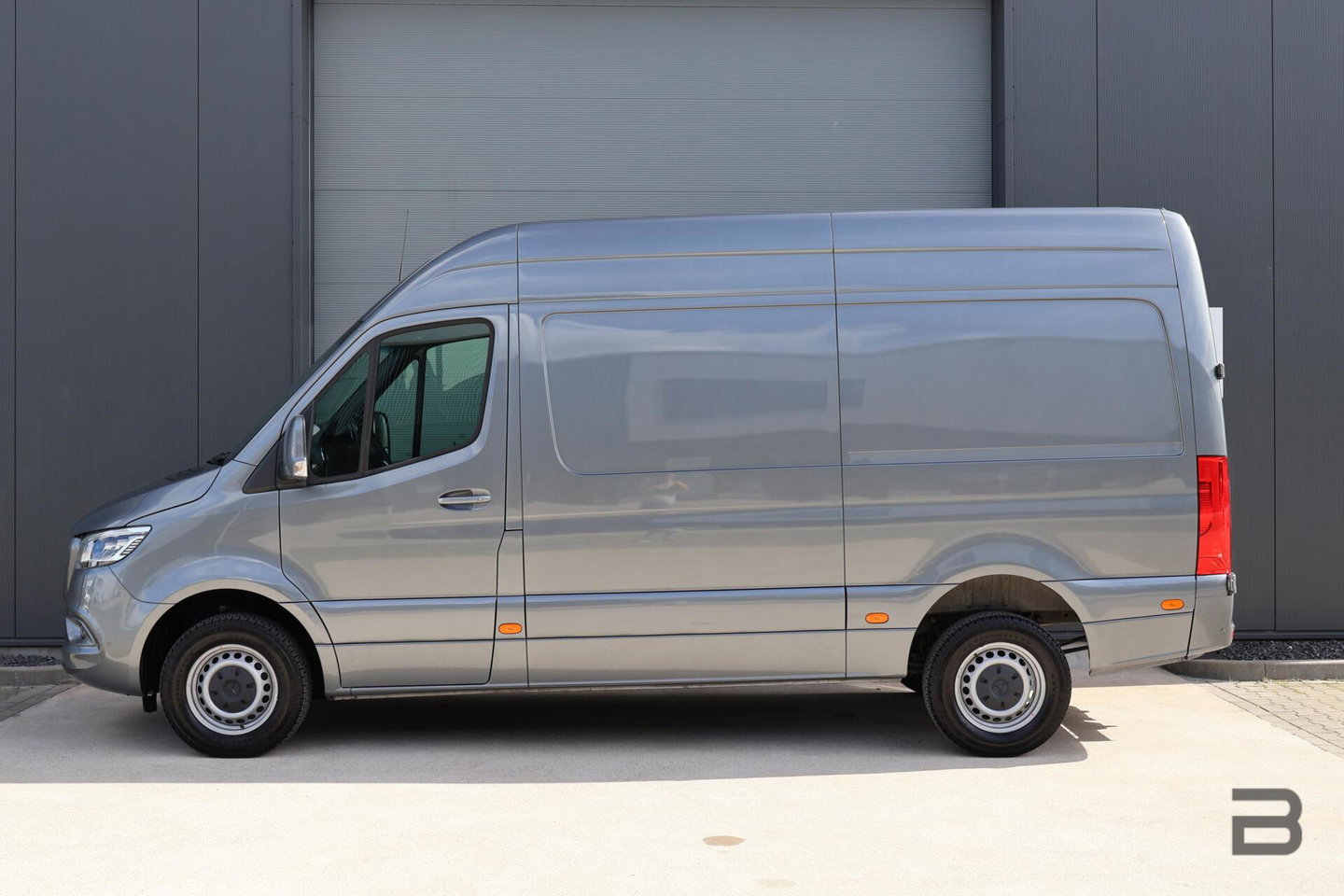 Mercedes-Benz Sprinter bestel 319 1.9 CDI L2H2 / LED / Geveerde Stoel / Groot Navi / Leer / Camera
