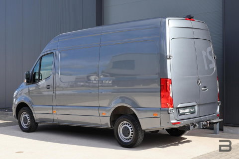 Mercedes-Benz Sprinter bestel 319 1.9 CDI L2H2 / LED / Geveerde Stoel / Groot Navi / Leer / Camera