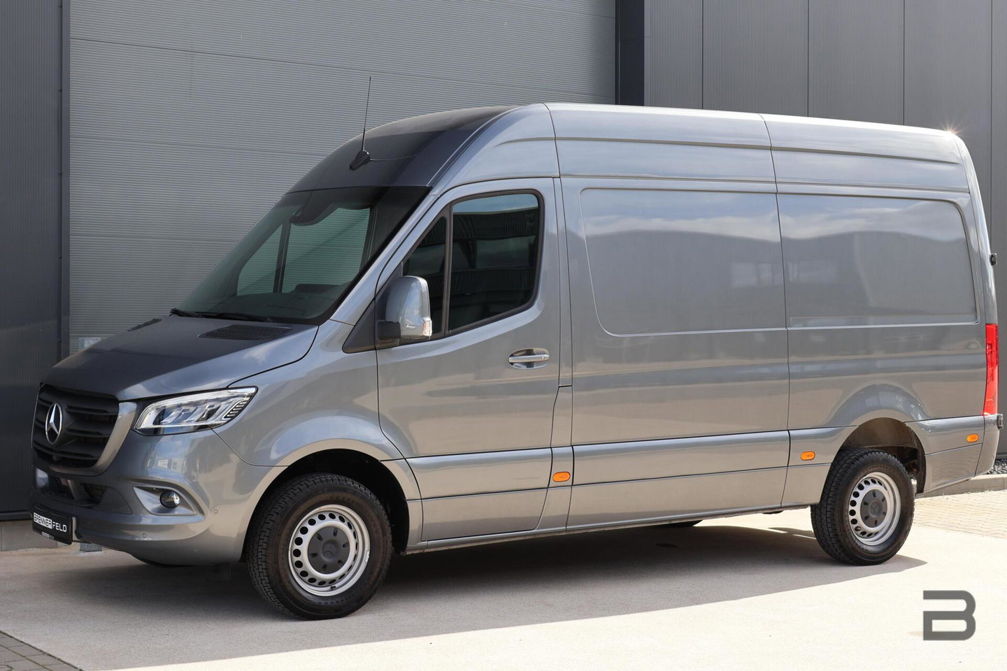 Mercedes-Benz Sprinter bestel 319 1.9 CDI L2H2 / LED / Geveerde Stoel / Groot Navi / Leer / Camera