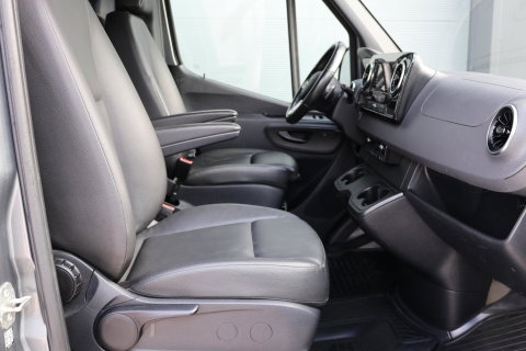 Mercedes-Benz Sprinter bestel 319 1.9 CDI L2H2 / LED / Geveerde Stoel / Groot Navi / Leer / Camera