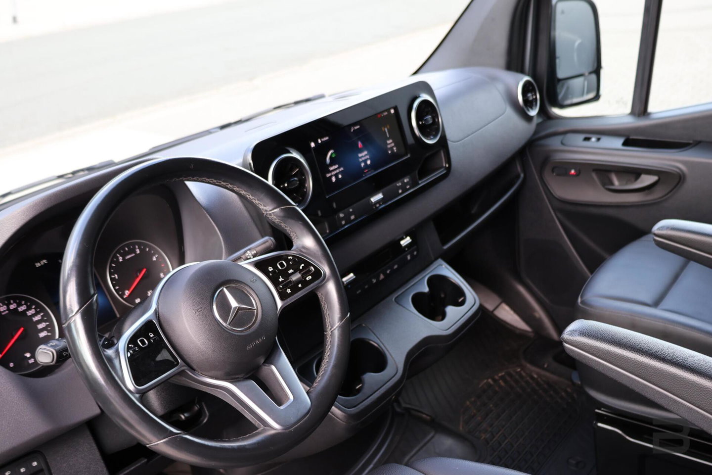 Mercedes-Benz Sprinter bestel 319 1.9 CDI L2H2 / LED / Geveerde Stoel / Groot Navi / Leer / Camera