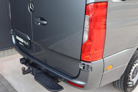 Mercedes-Benz Sprinter bestel 319 1.9 CDI L2H2 / LED / Geveerde Stoel / Groot Navi / Leer / Camera