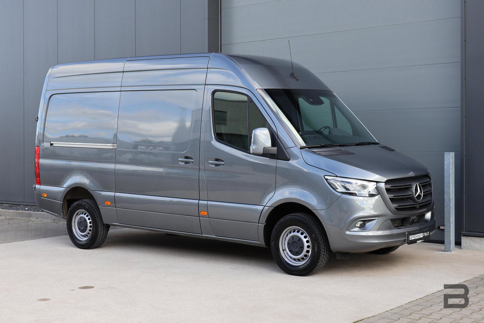 Mercedes-Benz Sprinter bestel 319 1.9 CDI L2H2 / LED / Geveerde Stoel / Groot Navi / Leer / Camera