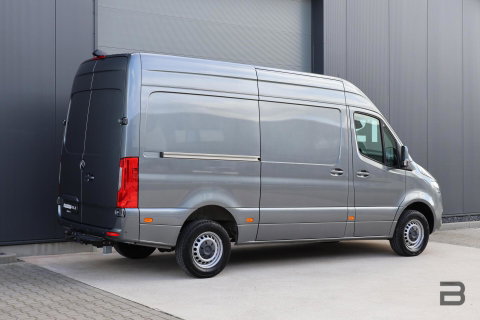 Mercedes-Benz Sprinter bestel 319 1.9 CDI L2H2 / LED / Geveerde Stoel / Groot Navi / Leer / Camera