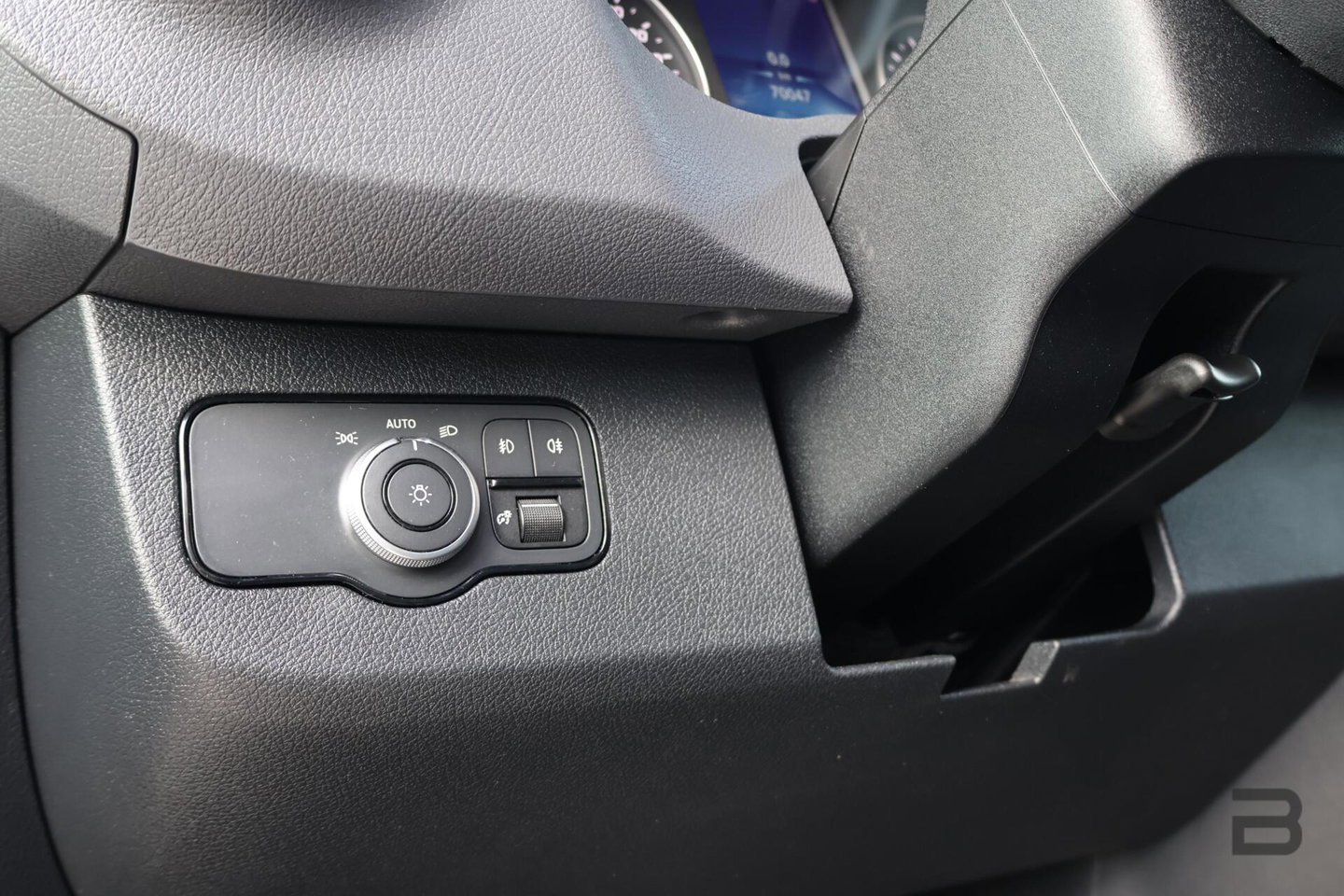Mercedes-Benz Sprinter bestel 319 1.9 CDI L2H2 / LED / Geveerde Stoel / Groot Navi / Leer / Camera