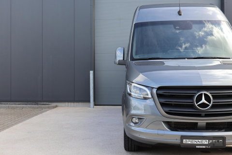 Mercedes-Benz Sprinter bestel 319 1.9 CDI L2H2 / LED / Geveerde Stoel / Groot Navi / Leer / Camera