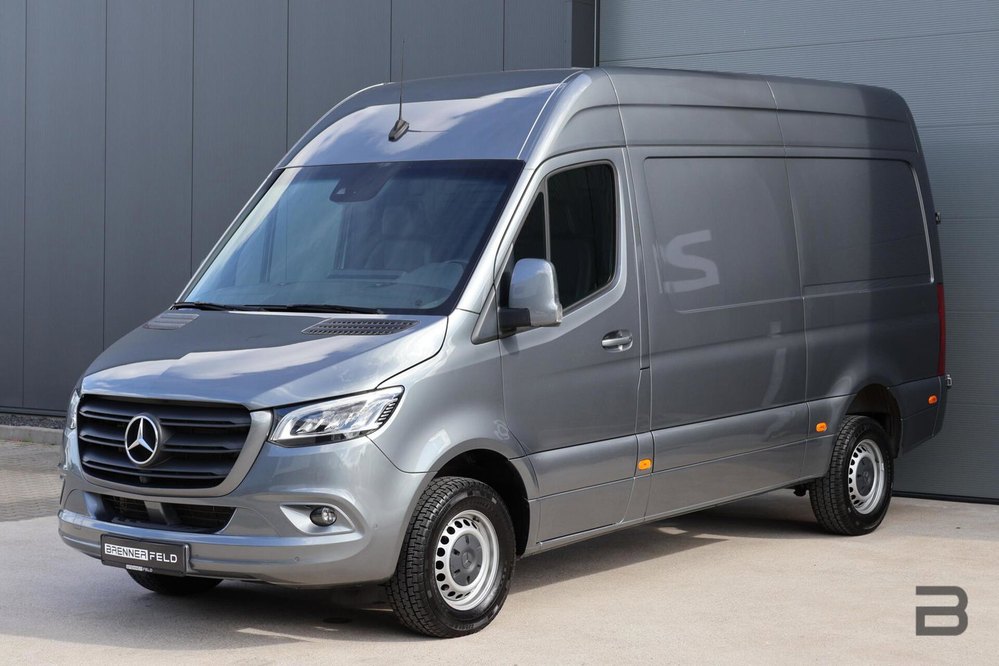 Mercedes-Benz Sprinter bestel 319 1.9 CDI L2H2 / LED / Geveerde Stoel / Groot Navi / Leer / Camera